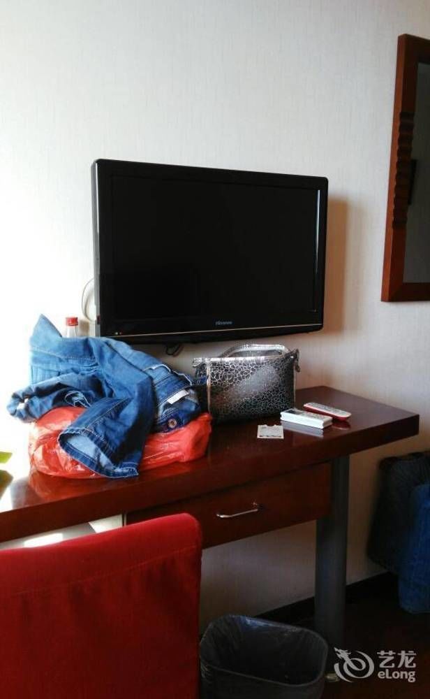 Tianjin Jingjin Hotel Екстериор снимка